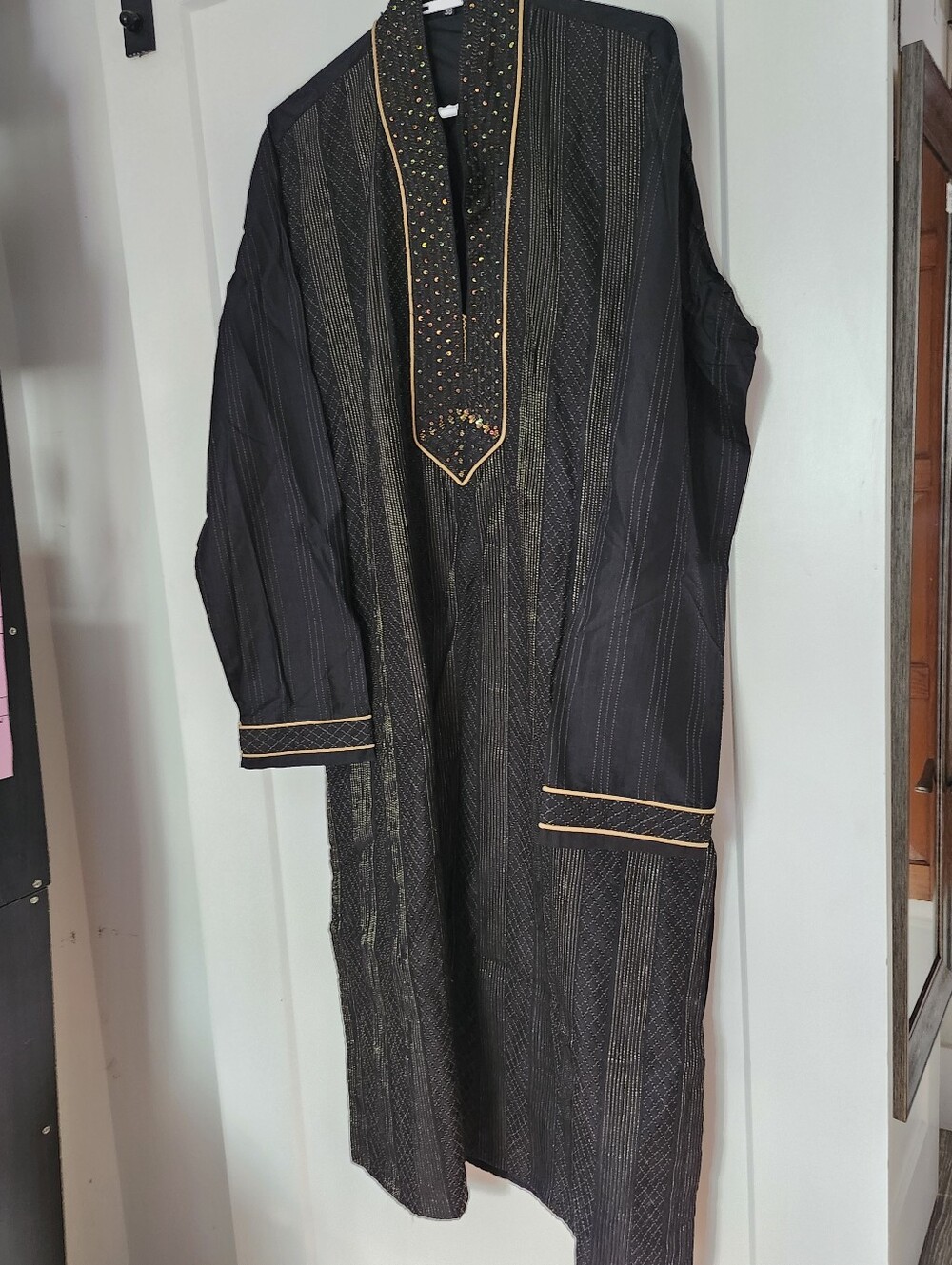 Black & Gold Embroidered Kurta | XL | Long Tunic | Indian Fashion 🖤✨